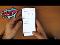 Why Does My Samsung Phone Keep Beeping When I Unlock It? (Full Explanation + Fixes)